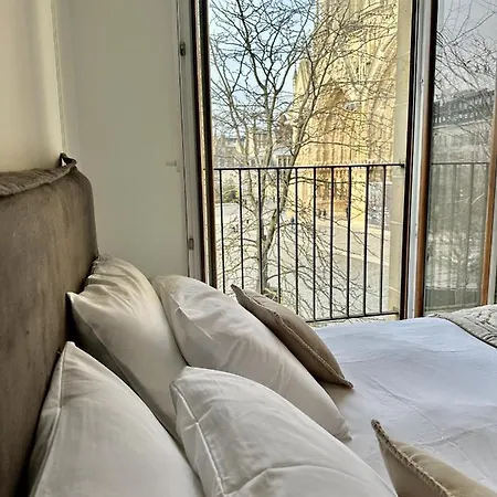 The Peregrines Nest Reims