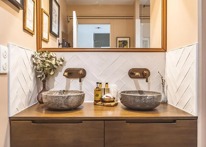 The Peregrines Nest * Reims