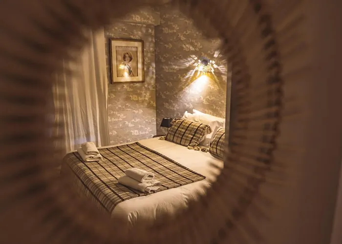 The Peregrines Nest * Reims